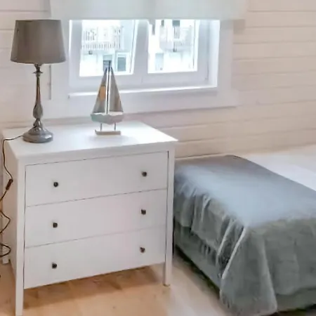 2 Bedroom Stunning In *