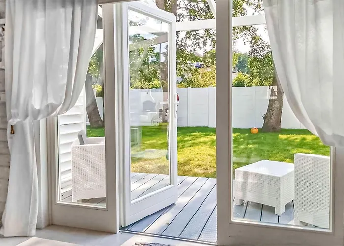 2 Bedroom Stunning In Prázdninový dům Międzywodzie